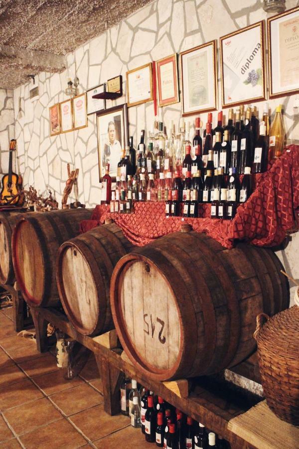 Studio And Winery Kalimut ヴィルパザル エクステリア 写真